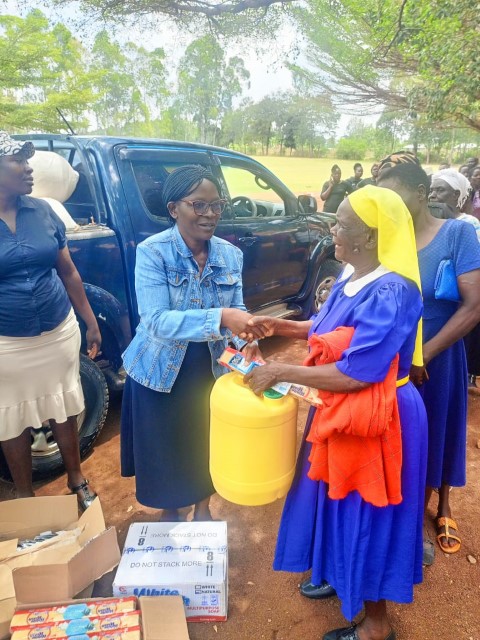 Food distribution to families in need